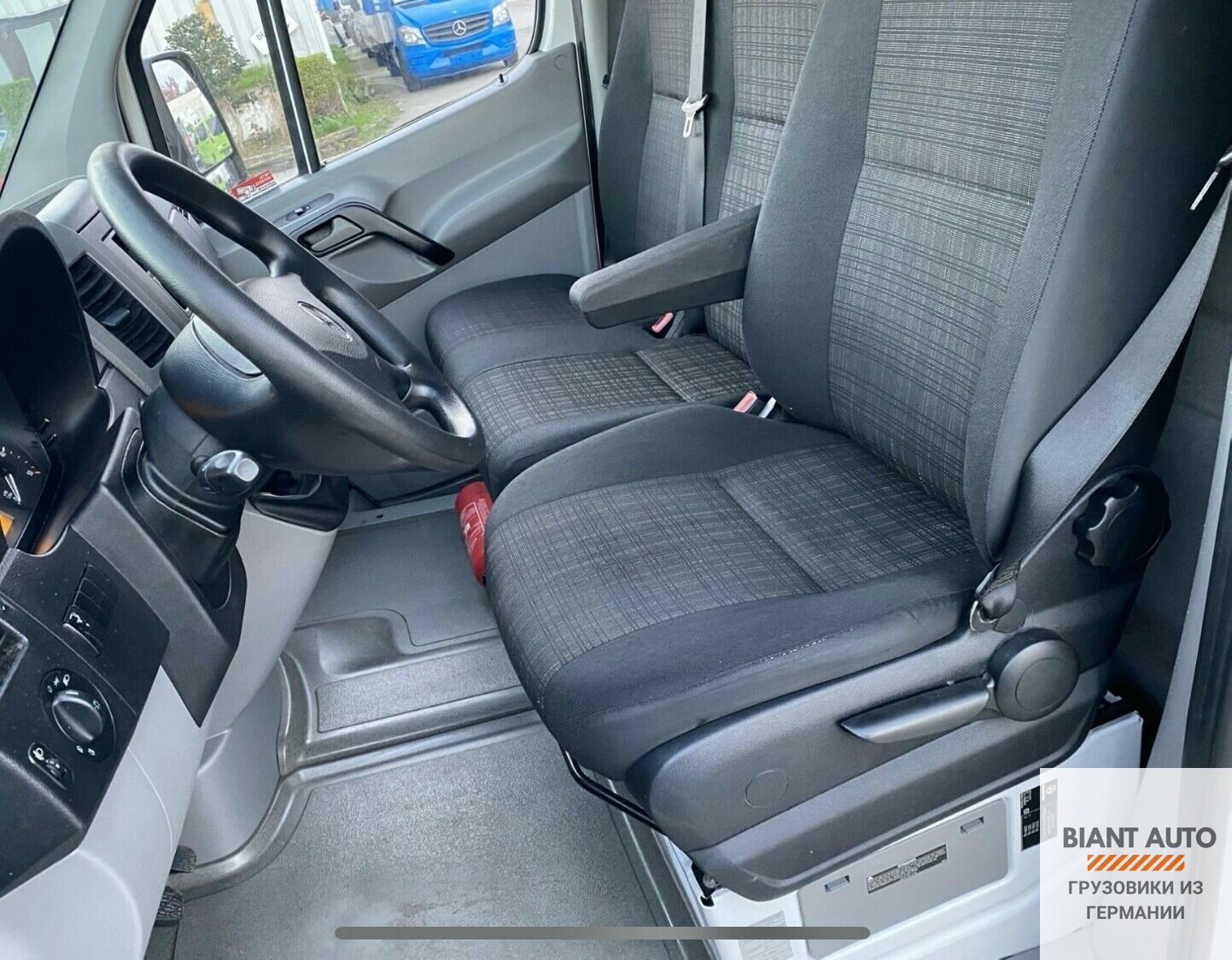 Mercedes Sprinter 516, 2016г, фургон с гидробортом, из Германии. Компания  BIANT AUTO Грузовики из Германии