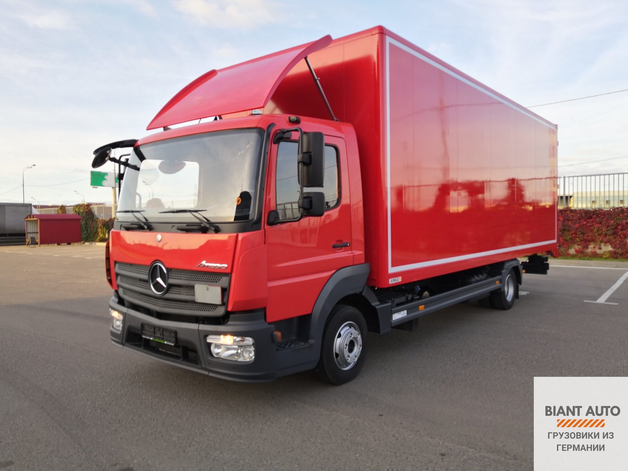 Merсedes Atego 818L 2015 г.в., мебельный фургон 7, м с воротами, из  Германии. Компания BIANT AUTO Грузовики из Германии